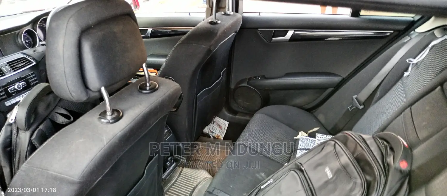 Mercedes-Benz C180 2012 Red