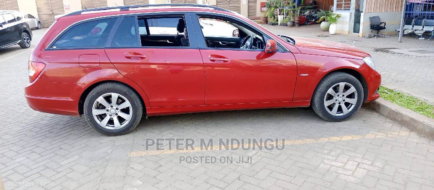 Mercedes-Benz C180 2012 Red