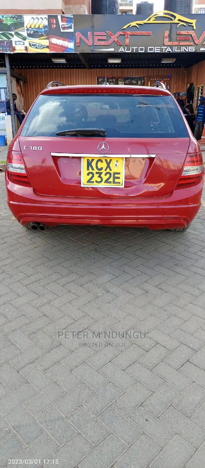 Mercedes-Benz C180 2012 Red