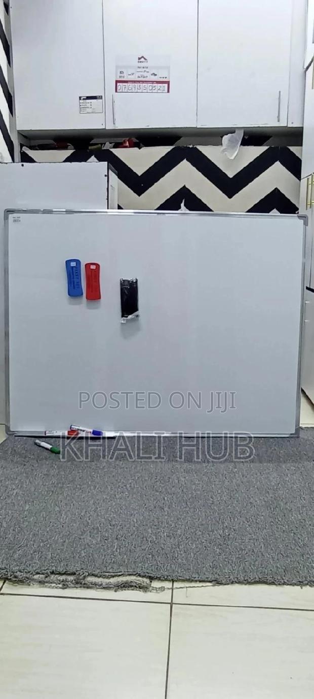 Whiteboard White Board; White Board> White Board< White. - main view