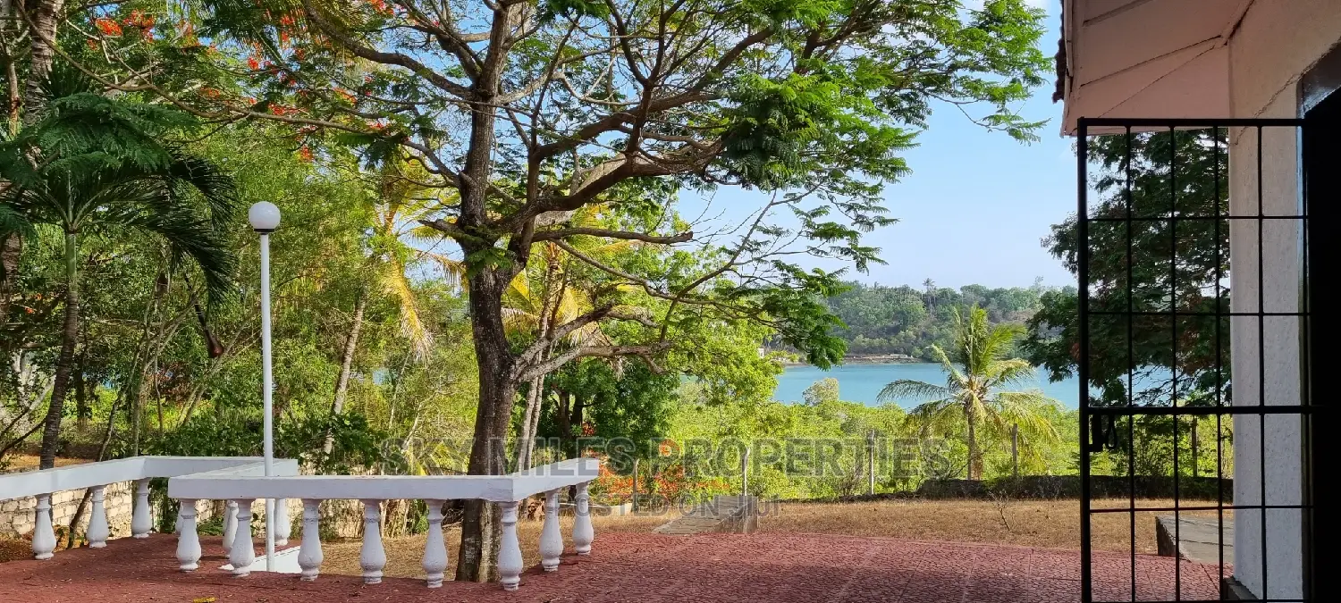 4bdrm Villa in Aloo Drive, Mtwapa for sale