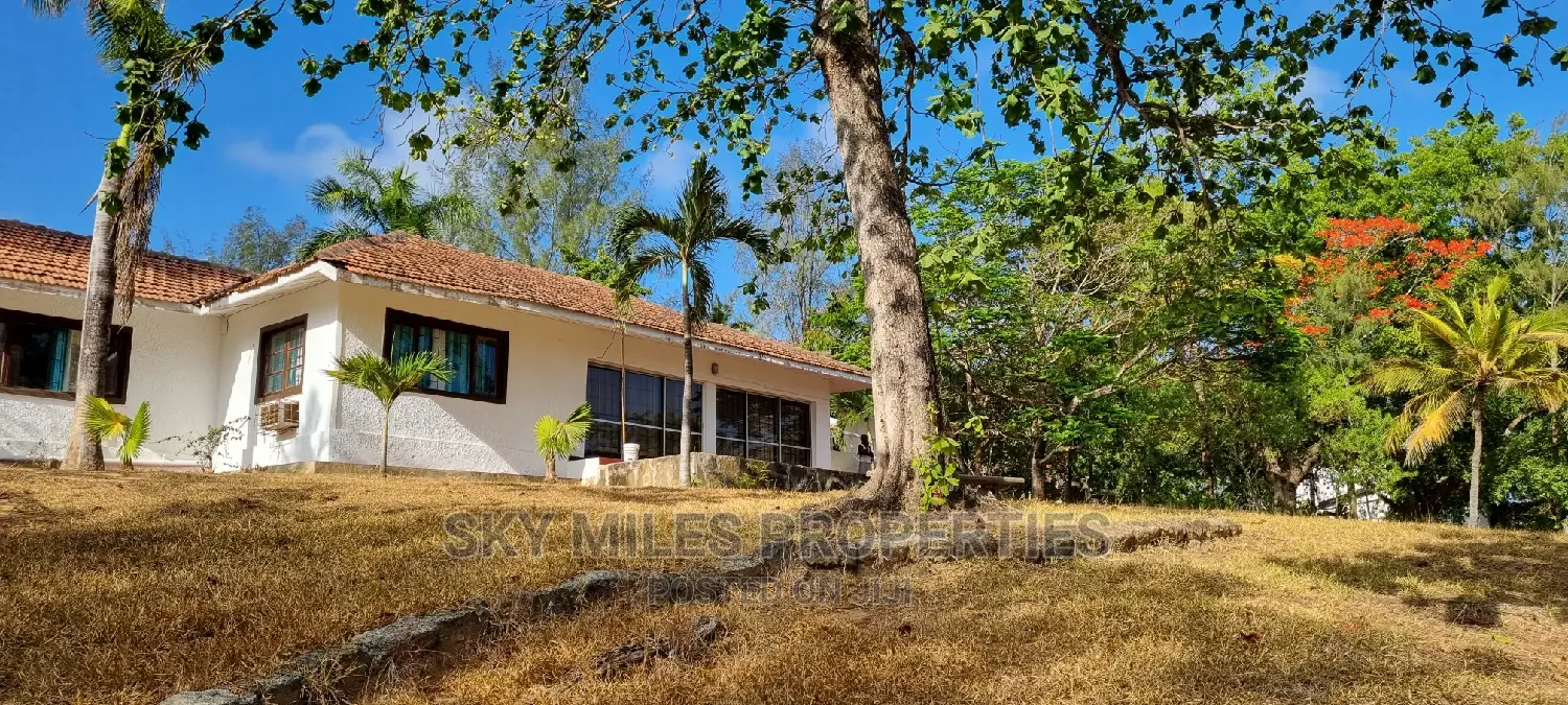4bdrm Villa in Aloo Drive, Mtwapa for sale