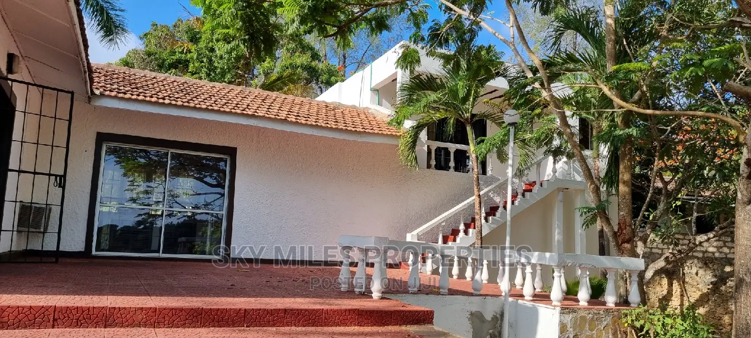4bdrm Villa in Aloo Drive, Mtwapa for sale