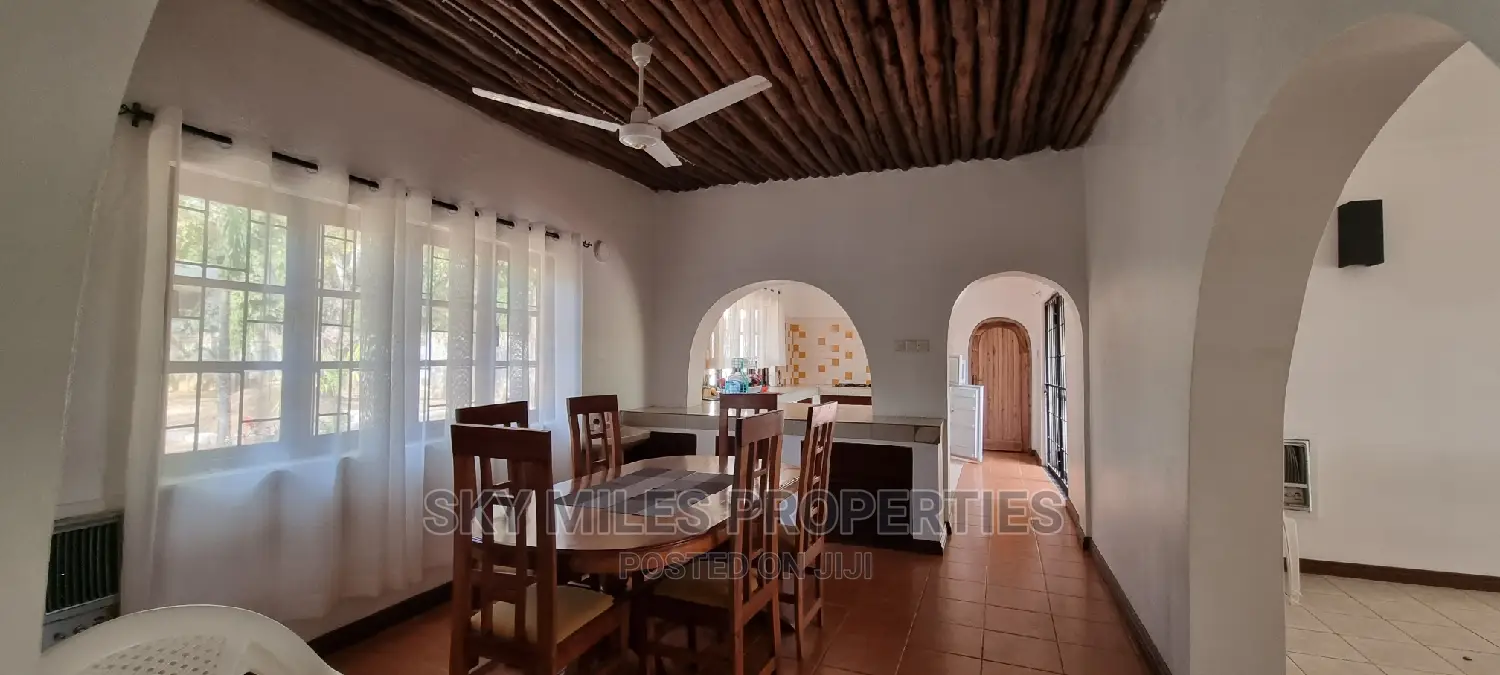 4bdrm Villa in Aloo Drive, Mtwapa for sale
