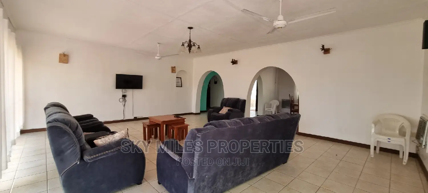 4bdrm Villa in Aloo Drive, Mtwapa for sale