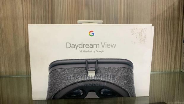 Day Dream VR Headset - thumbnail 3