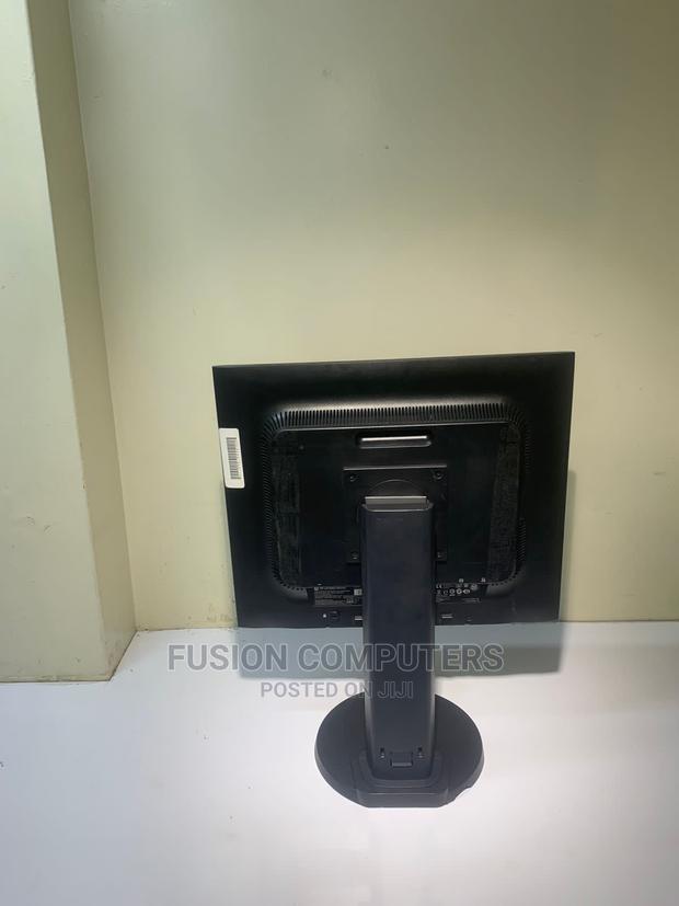 HP 19 Inch Square Slim LED With Base - thumbnail 3