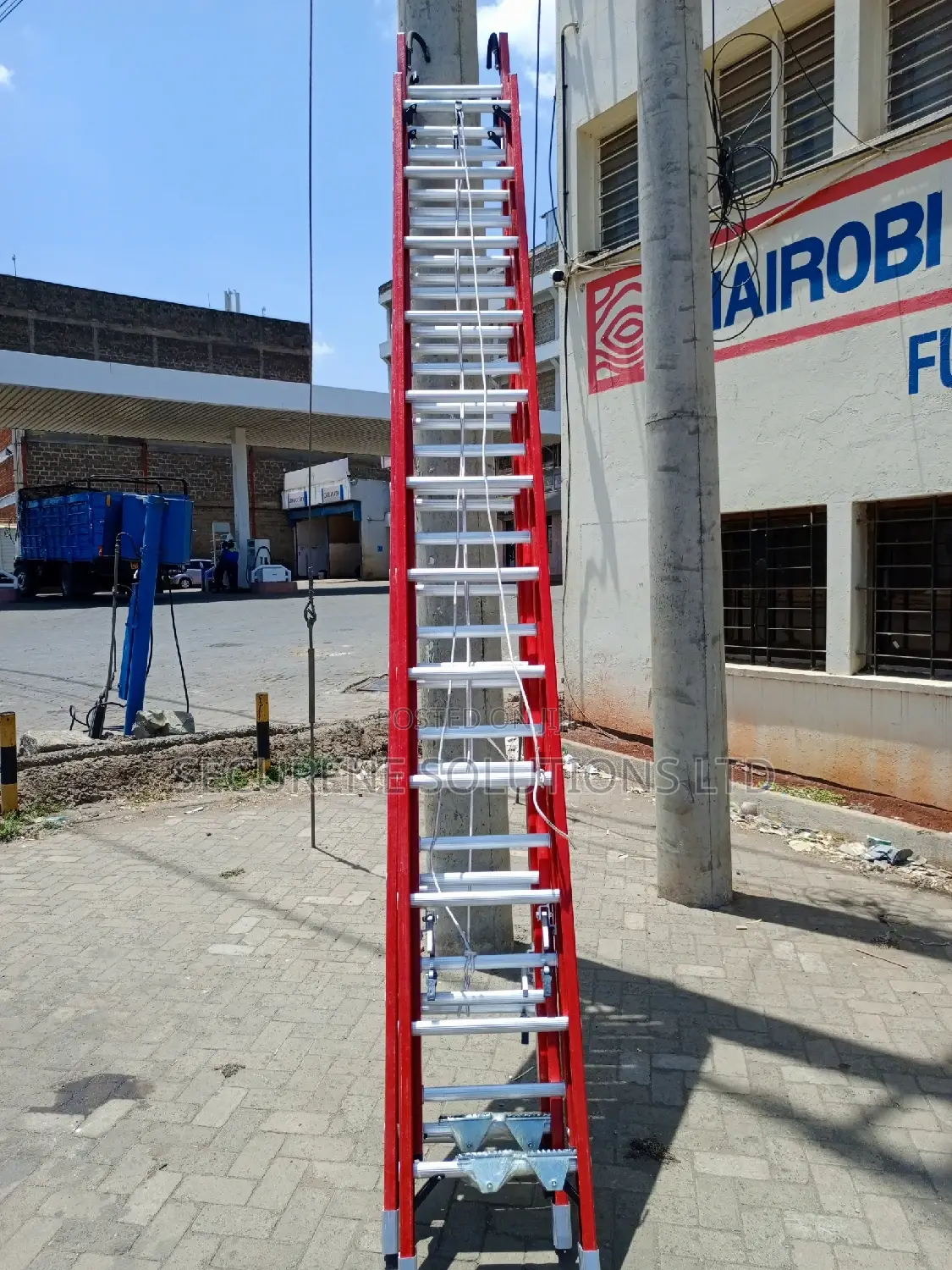 24ft Type Ia Fiberglass D-Rung Extension Ladder D6224-2