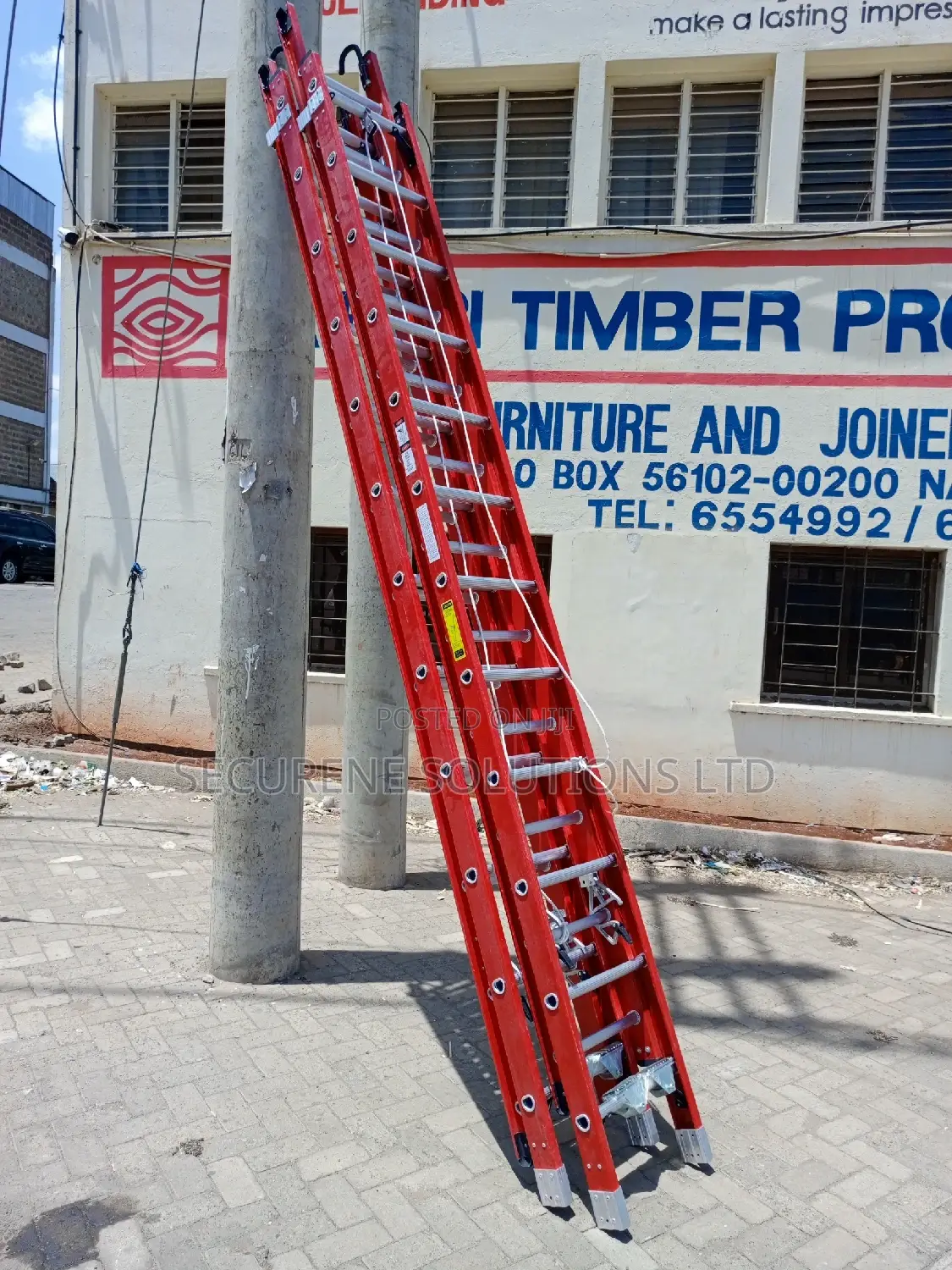 24ft Type Ia Fiberglass D-Rung Extension Ladder D6224-2