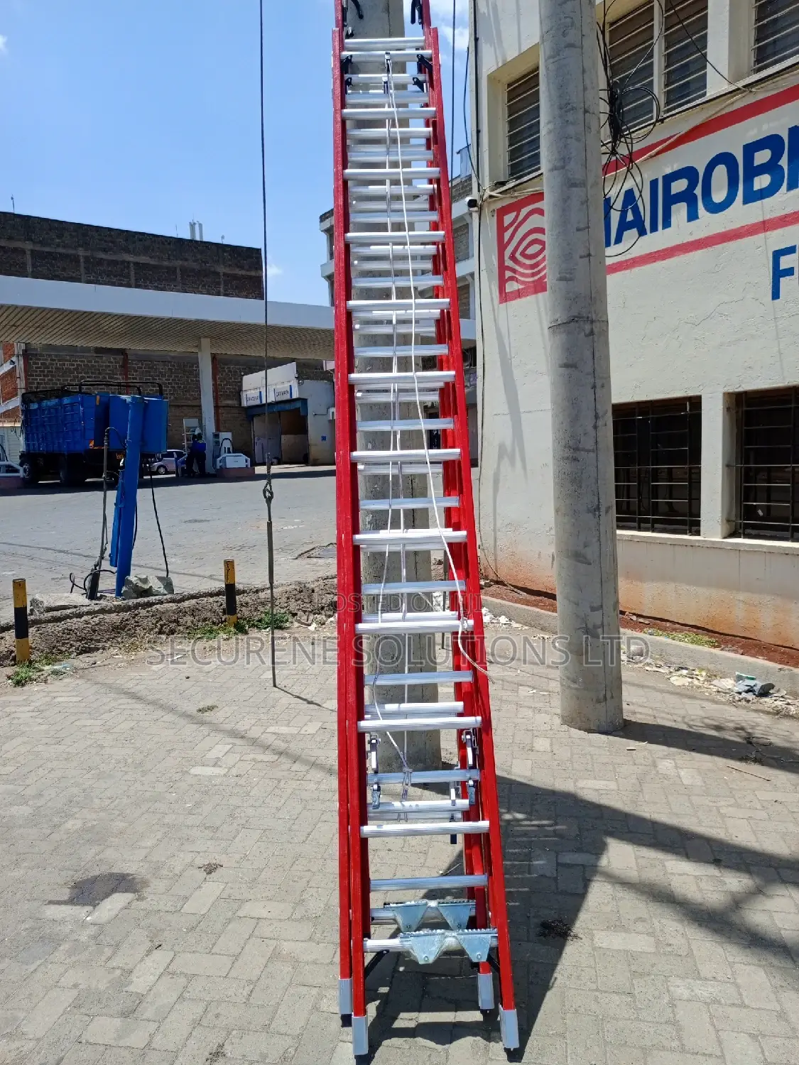 24ft Type Ia Fiberglass D-Rung Extension Ladder D6224-2