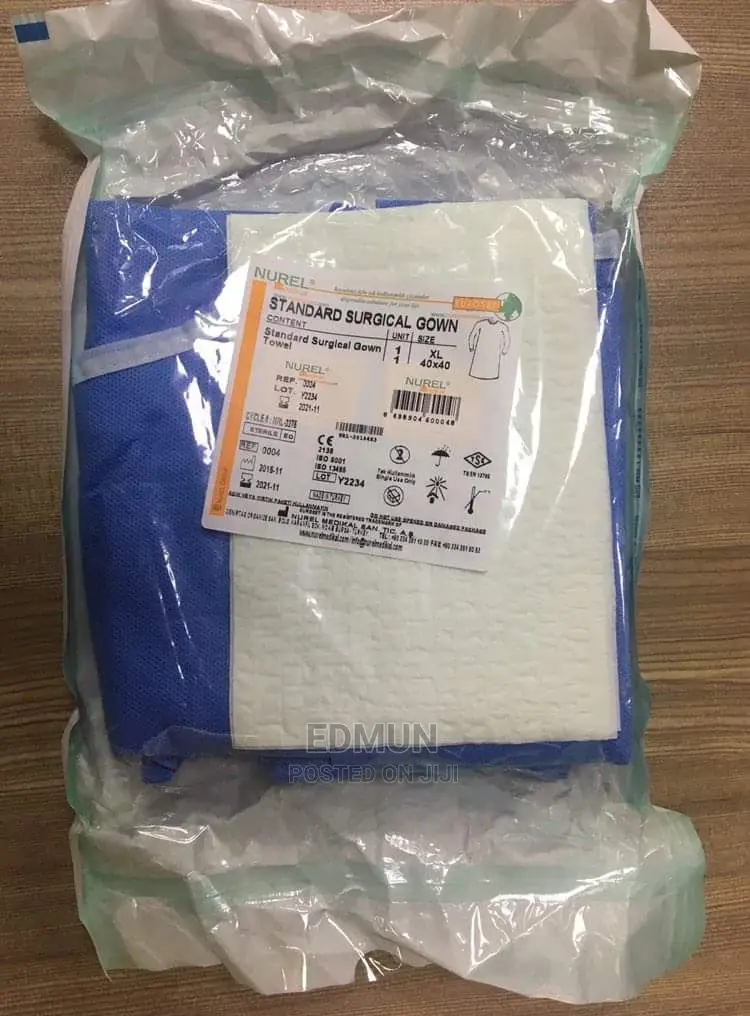 Surgical Gown With Towel