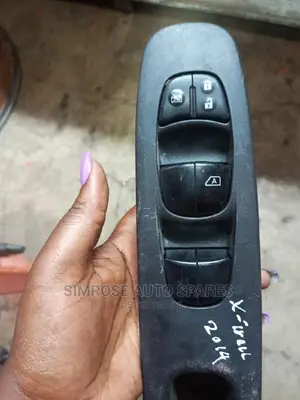 Nissan X-Trail 2012 Main Door Switch.