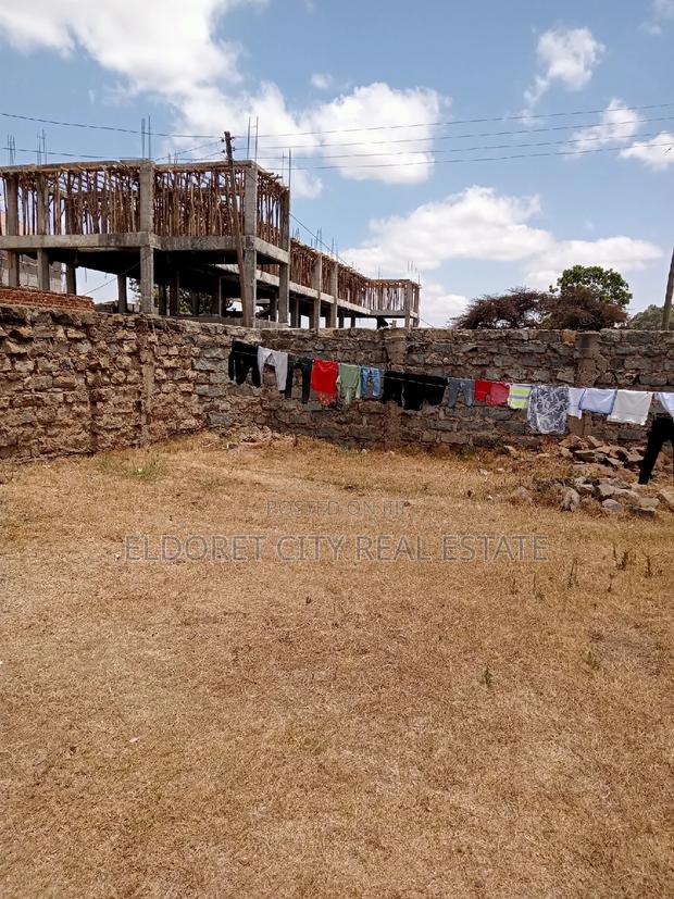 1/8 Plot Kimumu 100 Metres From Tarmac - thumbnail 2
