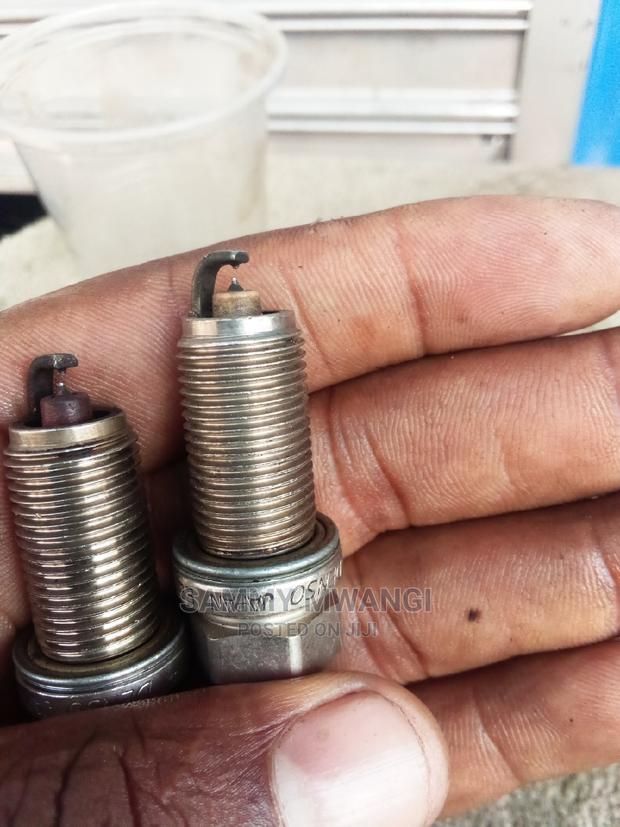 Toyota Plugs in Good Codition - thumbnail 2