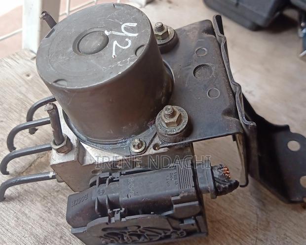 Nissan ABS Pump (Y2) - thumbnail 2
