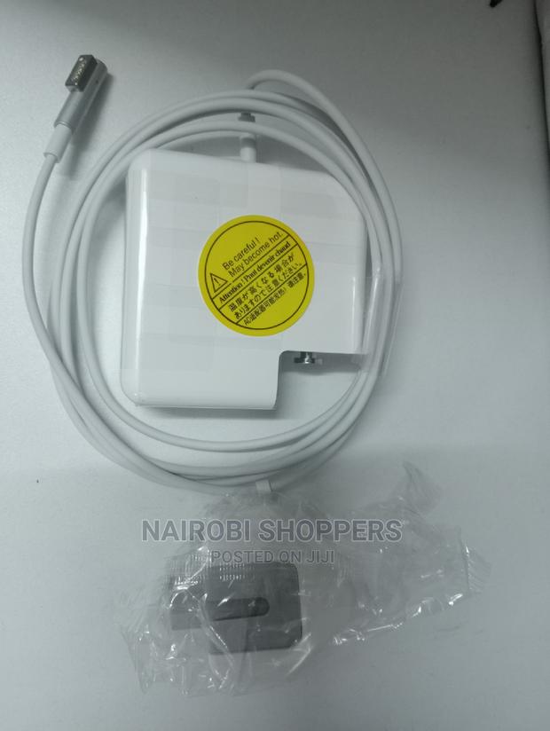 60 Watts Macbook Charger - main view