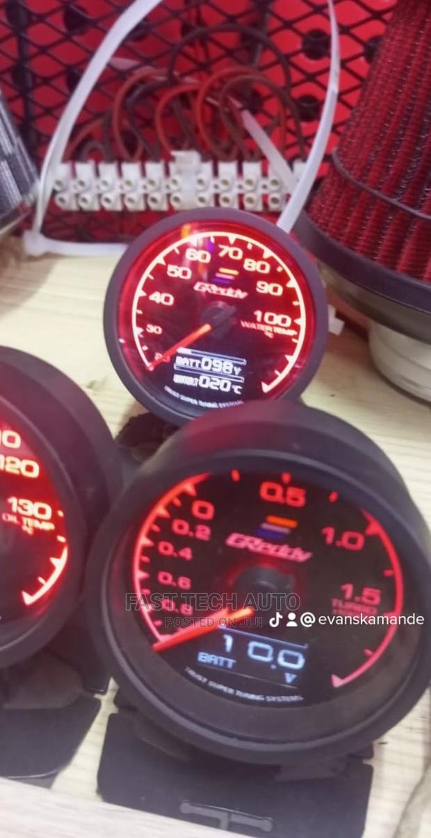 Speed ,Water ,And Temperature Gauge - main view