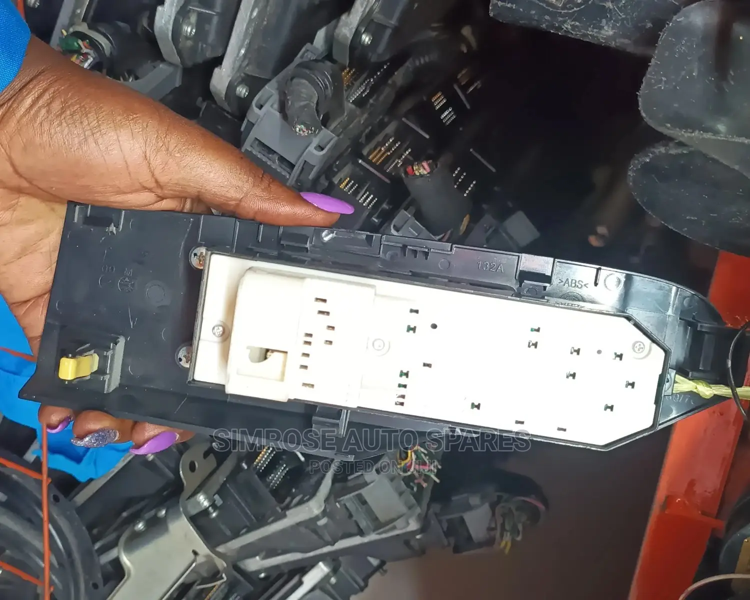 Toyota Auris 2014 Main Door Switch.