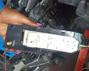Toyota Auris 2014 Main Door Switch.