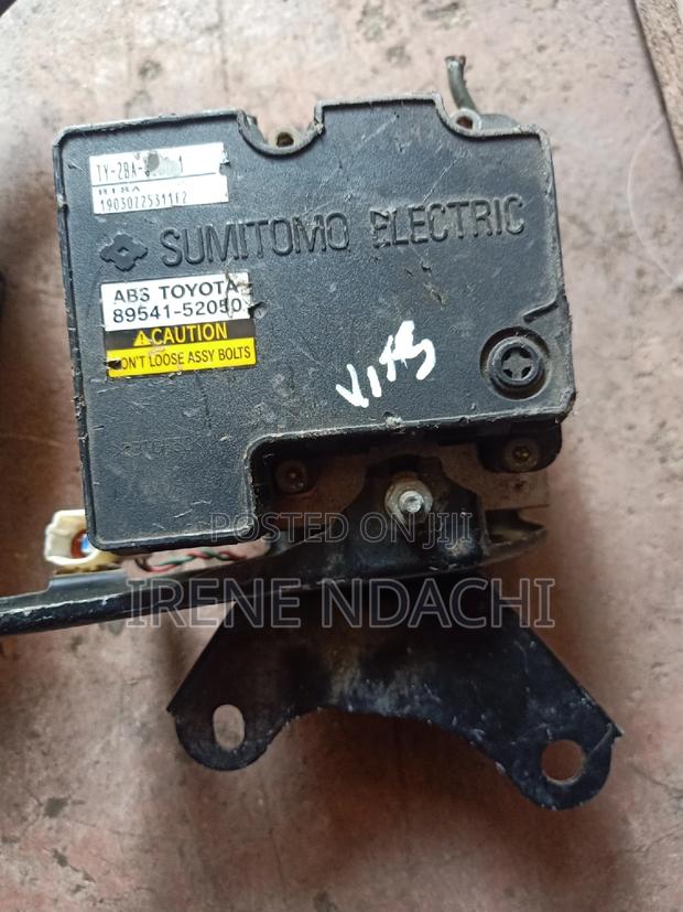 Vitz Abs 52050 (Sumitomo) - main view