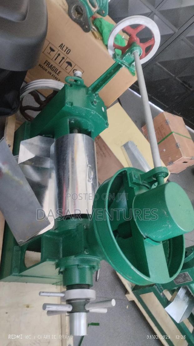 Salad Oil Press Machine 3tonnes - main view