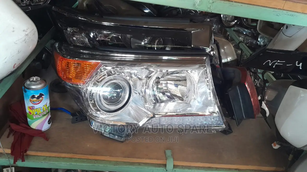 V8 200 Series Headlight