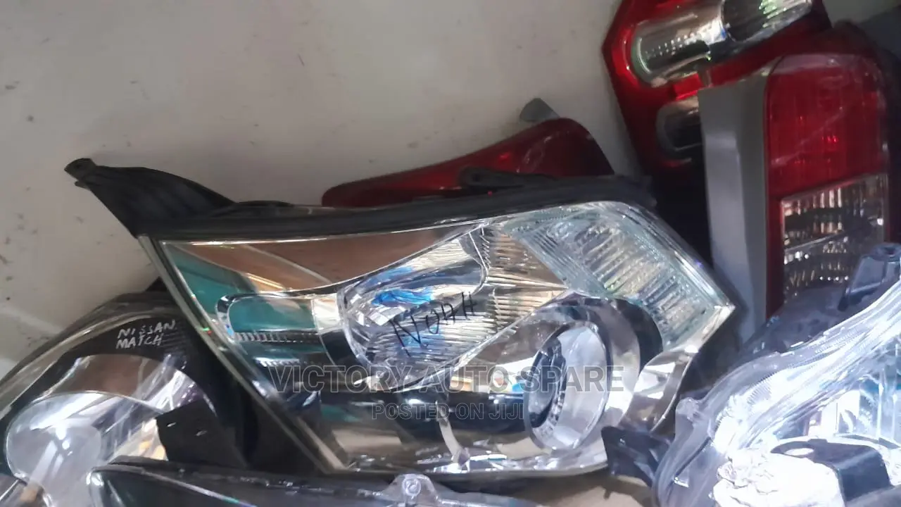 Noah 2012/2013 Headlight Xenon