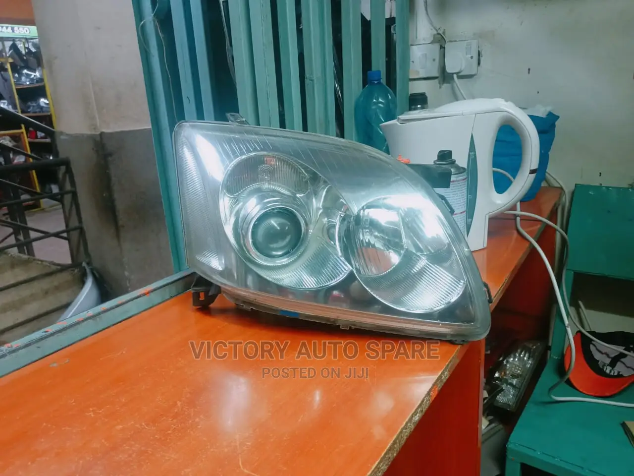 Avensis Headlight