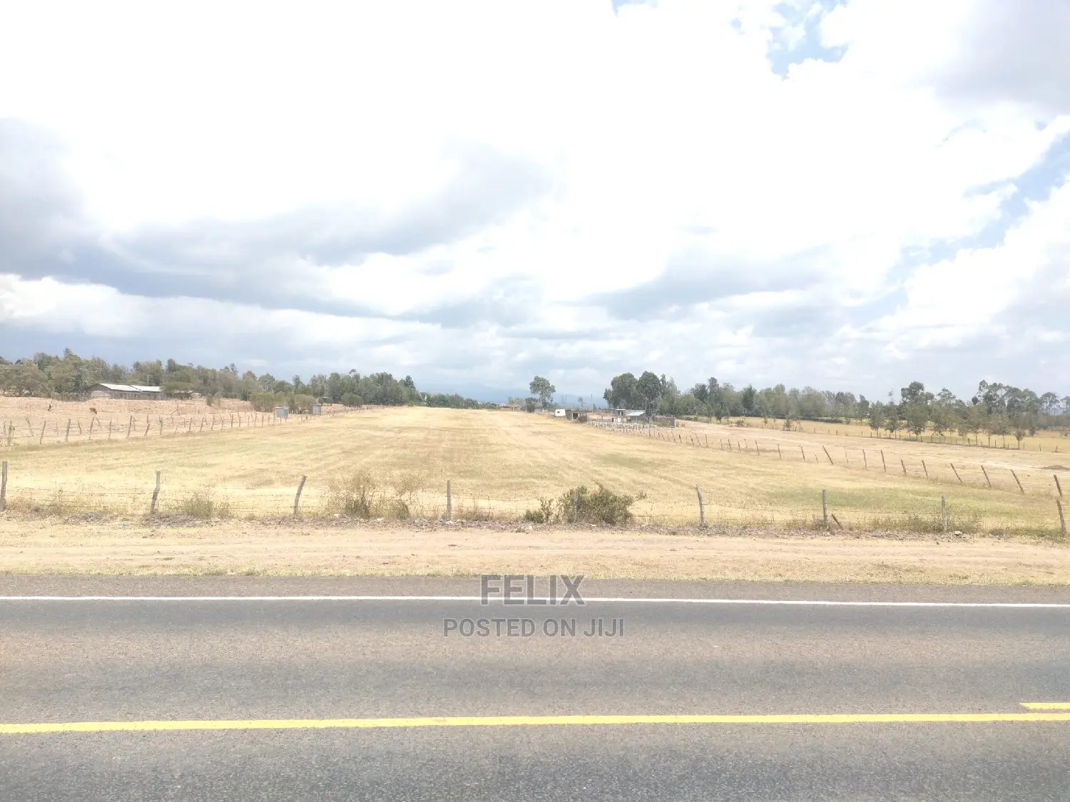 7 Acres Chaka/ Narumoru Main Tarmac