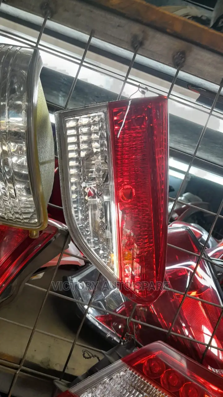 Wish Bootlight 2010 Taillight