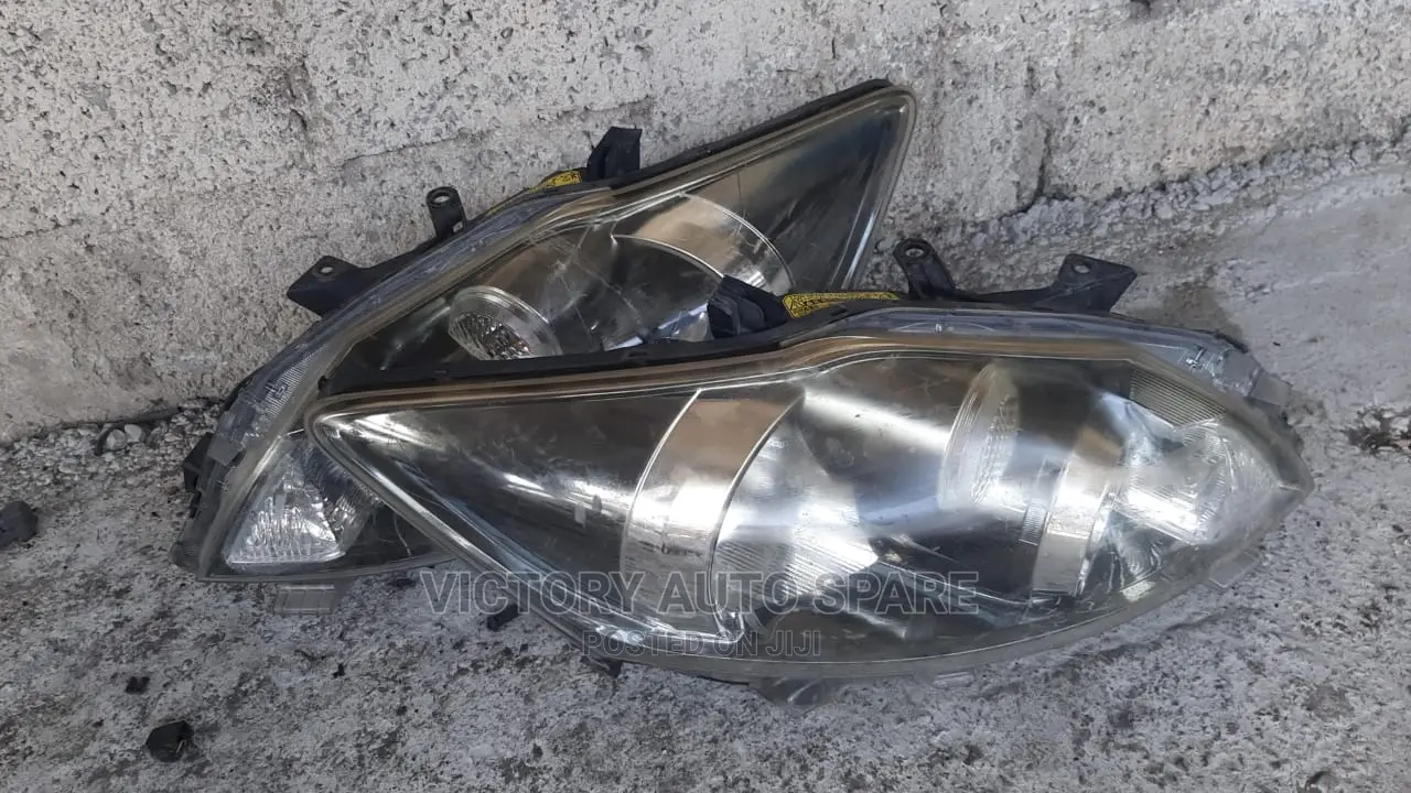 Auris 2010 Xenon Headlight Blackshade