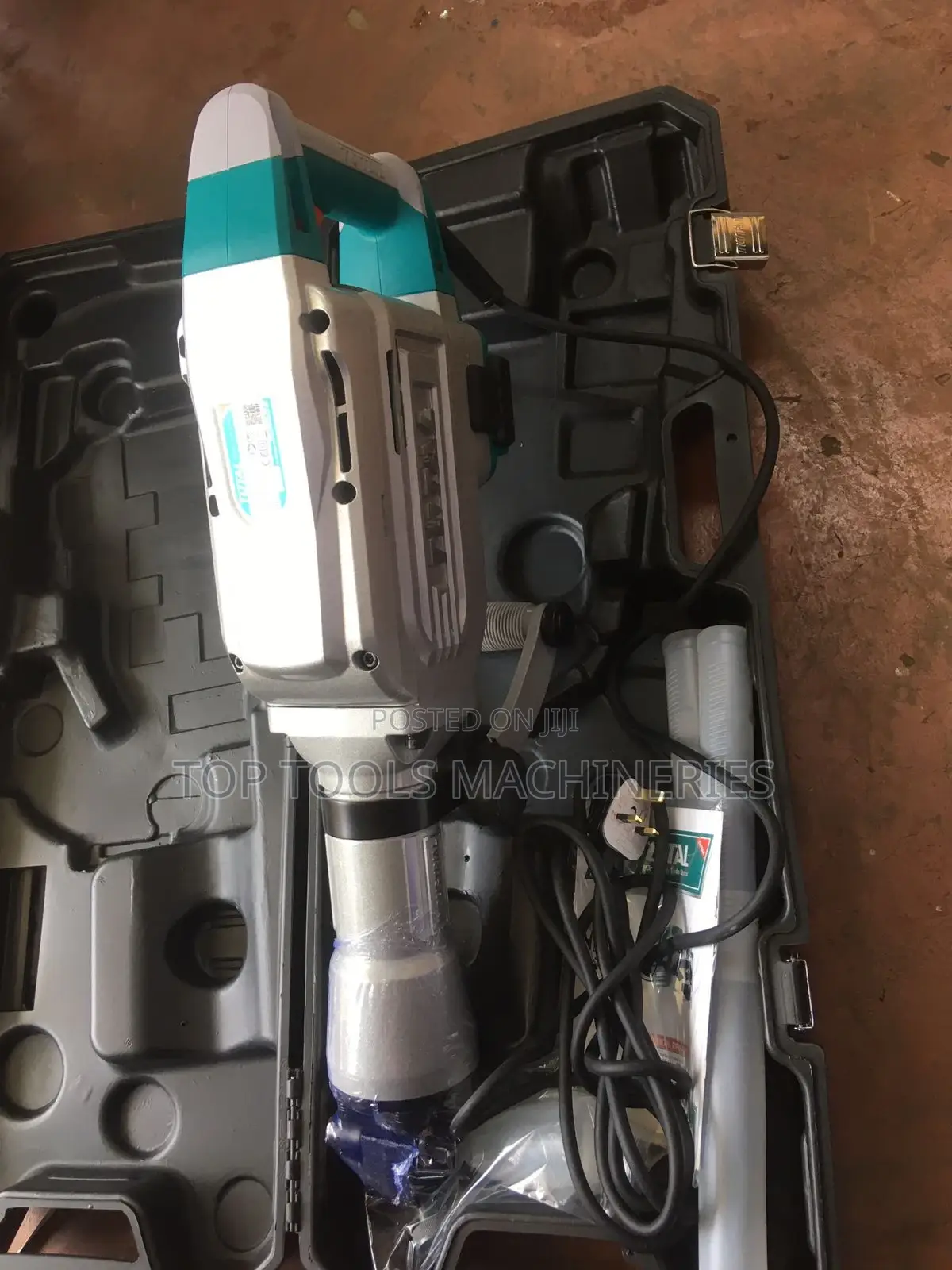 Total 1700w Industrial Demolition Breaker