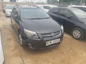 Toyota Corolla Fielder 2012