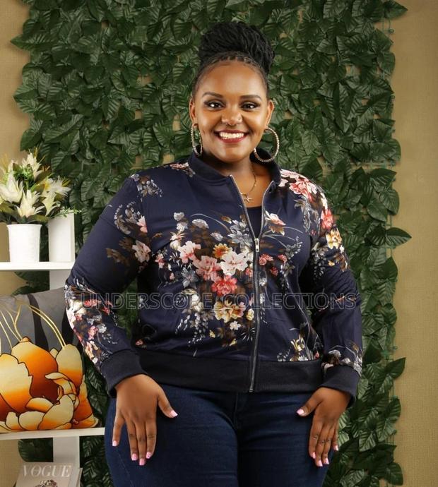 High-End Plus Size Fitting Short Bomber Jacket - thumbnail 4