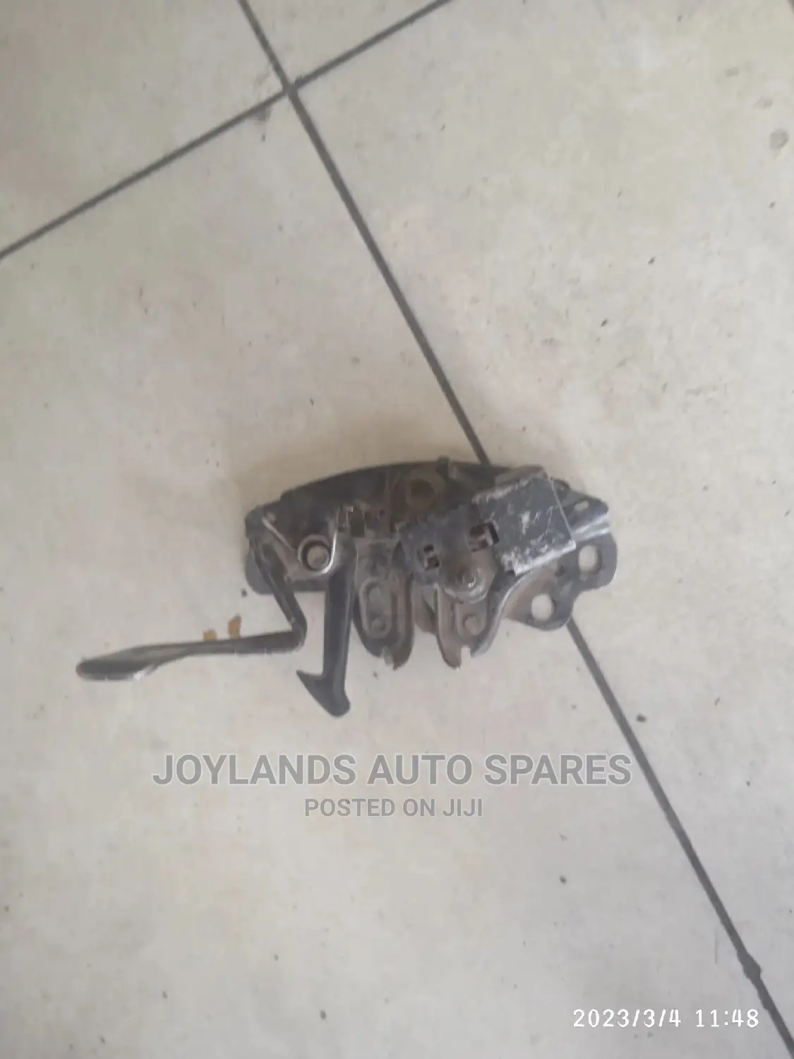 Bonnet Lock Nissan Serena