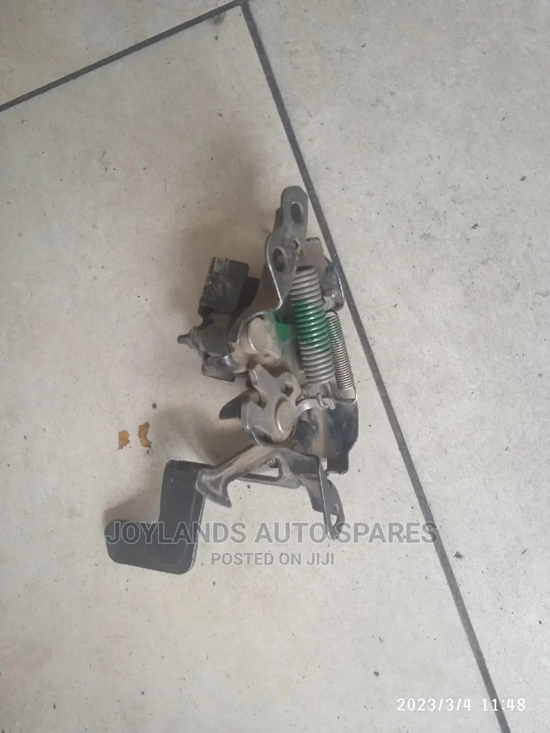 Bonnet Lock Nissan Serena