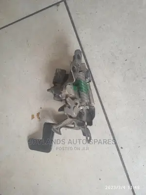 Bonnet Lock Nissan Serena