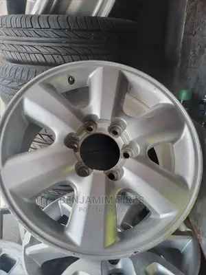 Original Rim Size 17 Inch 6 Holes for Toyota.