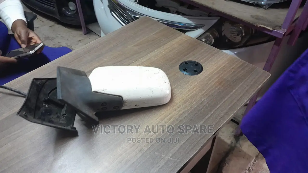 Ist Side Mirror Old Model 2003/2005