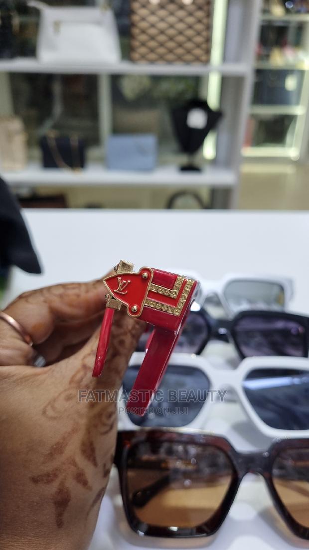 Louis Vuitton Sunglasses - thumbnail 2