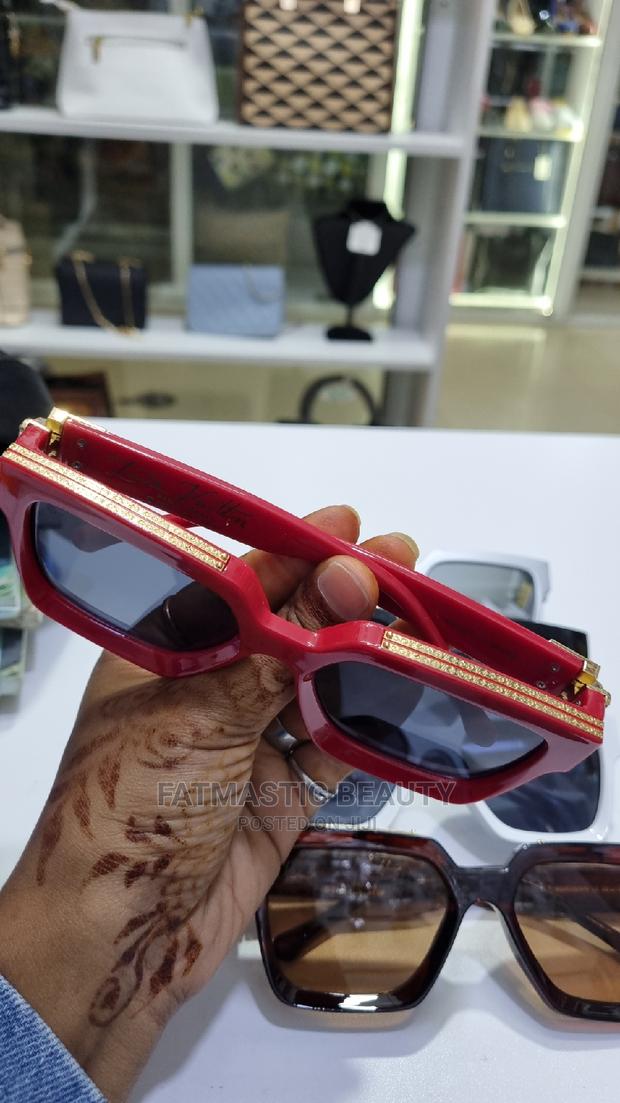 Louis Vuitton Sunglasses - thumbnail 2