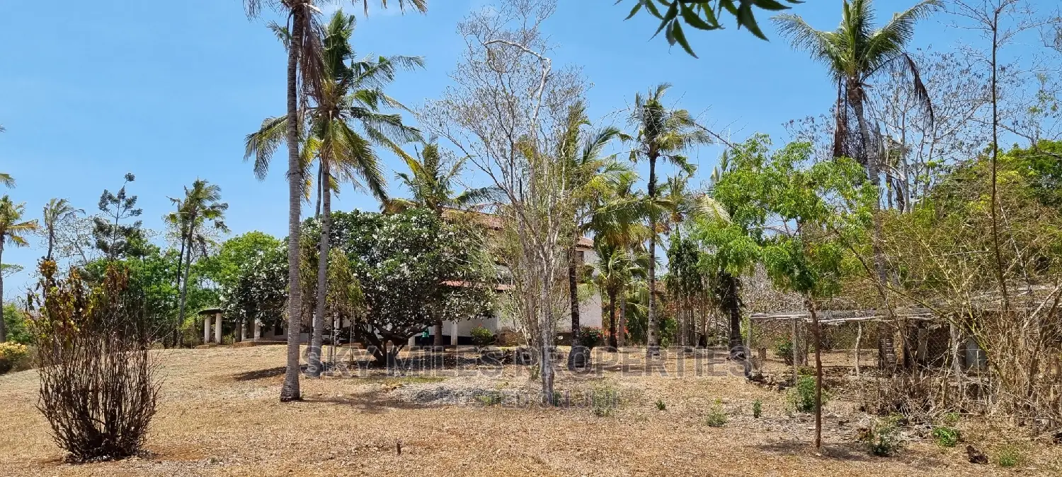Kuruwitu,10 Acre Land on Sale