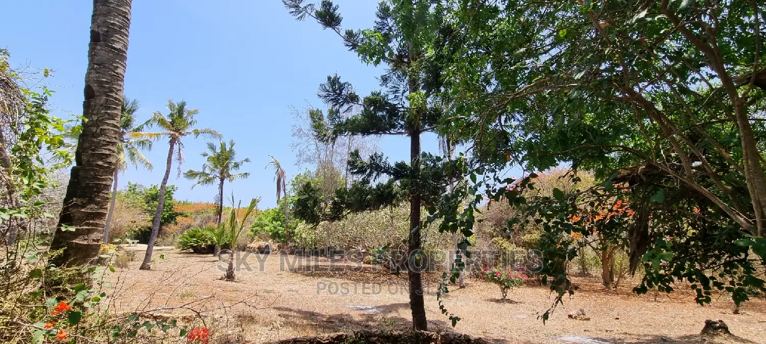 Kuruwitu,10 Acre Land on Sale
