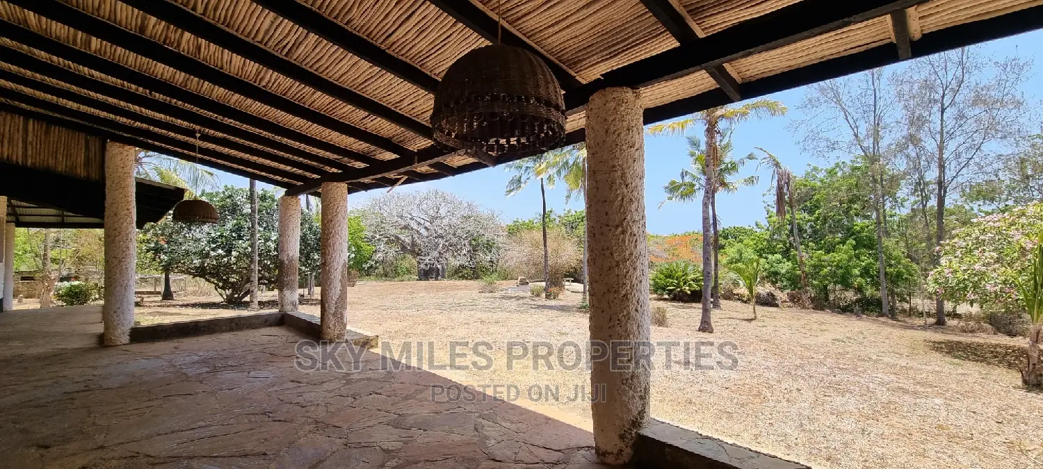 Kuruwitu,10 Acre Land on Sale