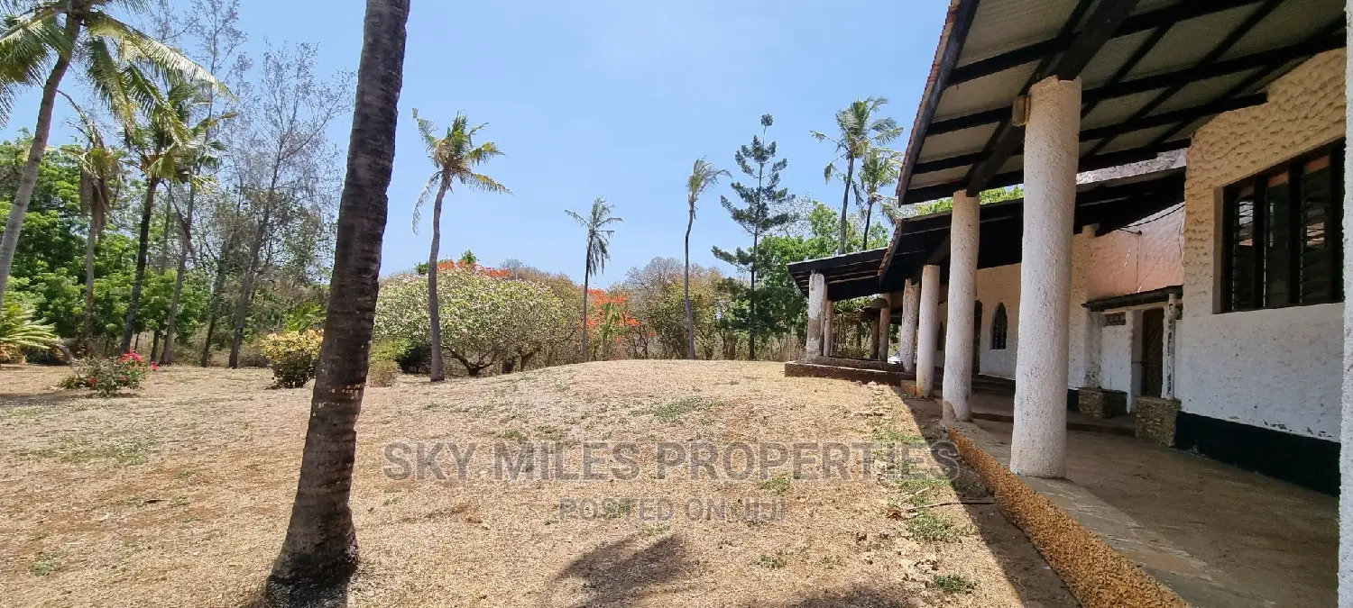Kuruwitu,10 Acre Land on Sale