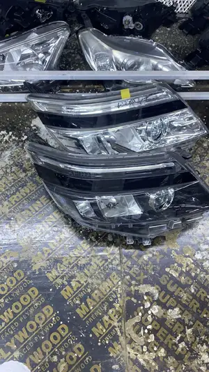 Voxy Headlight 2014/2015