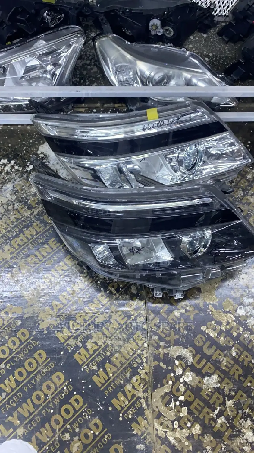 Voxy Headlight 2014/2015