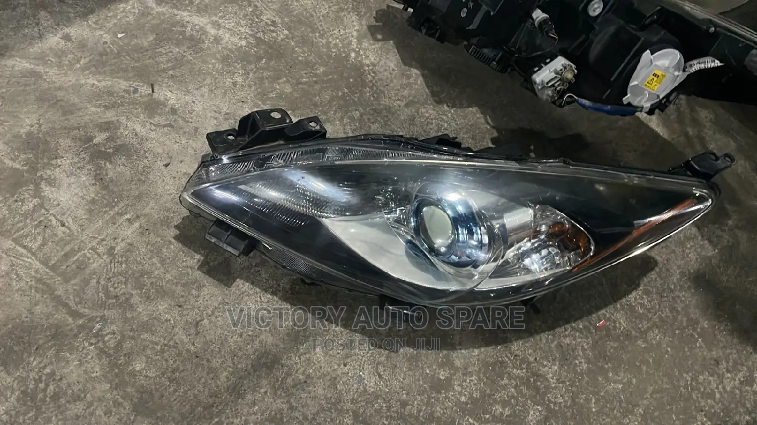 Mazda Axela Headlight 2010/2011