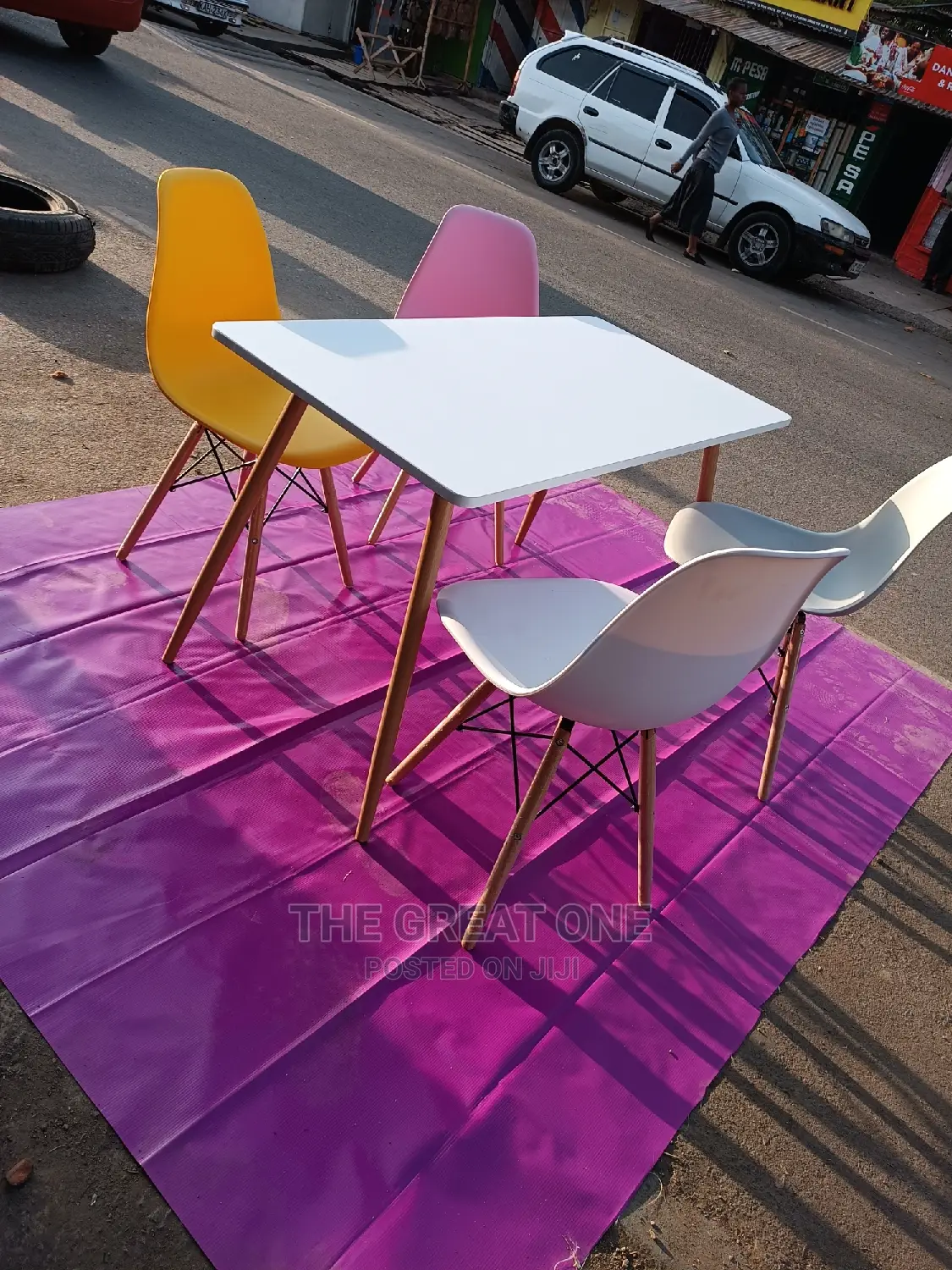 Eames Dinning Set