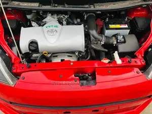 Toyota Spade 2015 Red